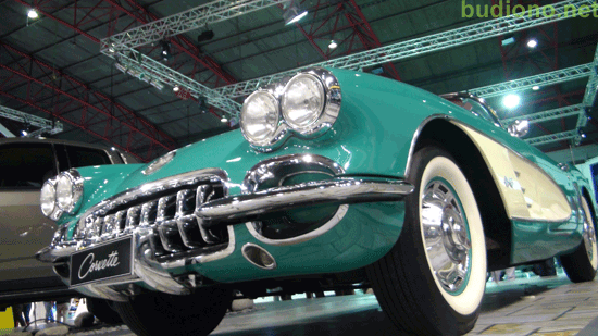 indonesia-international-motor-show-2011-corvette chevrolet corvette